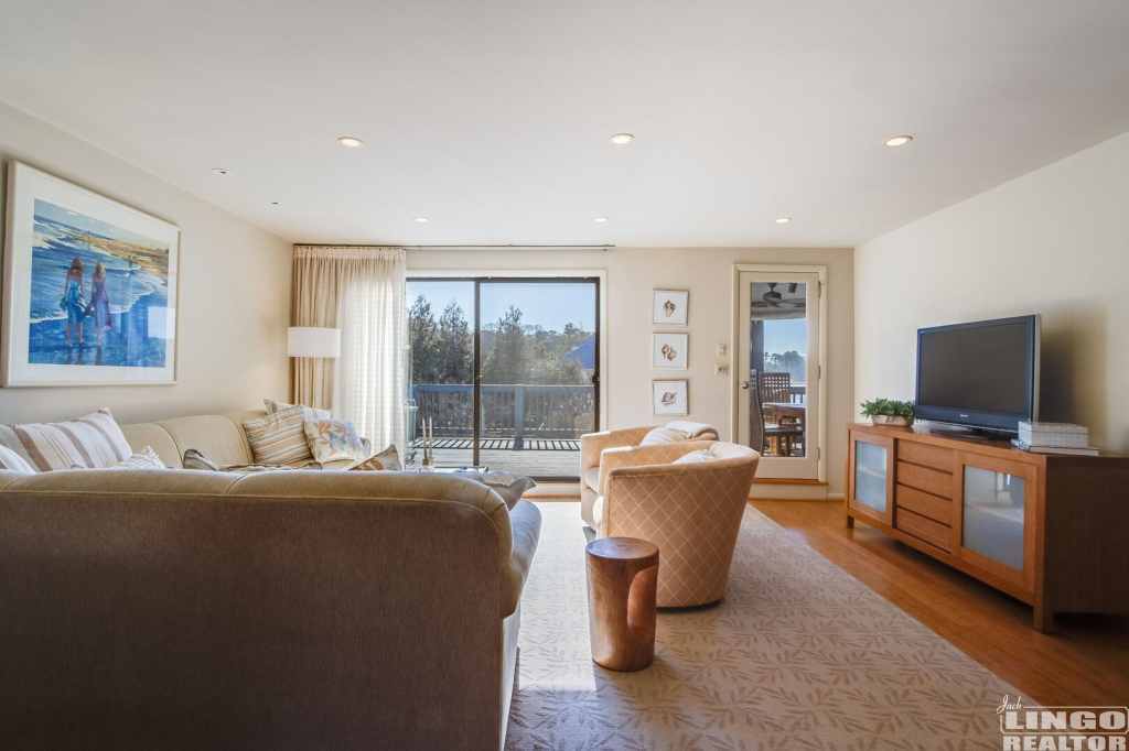 img_0571+(1) 7 SNUG HARBOR  Rental Property