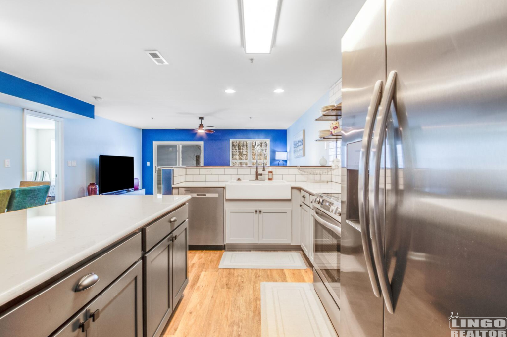 img_4904 3600 SANIBEL CIRCLE #3607 Rental Property