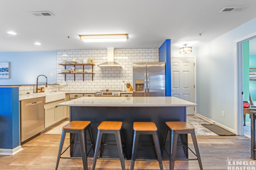 img_4913 3600 SANIBEL CIRCLE #3607 Rental Property