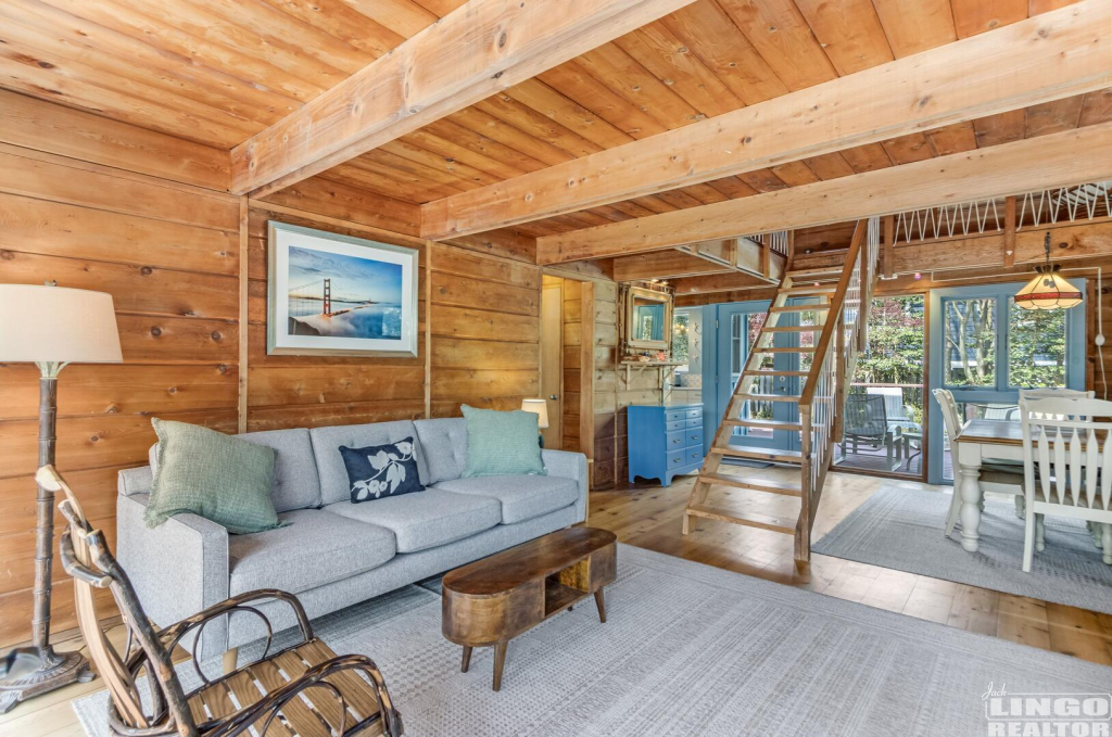 img_4913+(1) 111 CAROLINA STREET Rental Property