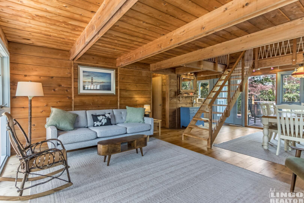 img_4916+(1) 111 CAROLINA STREET Rental Property