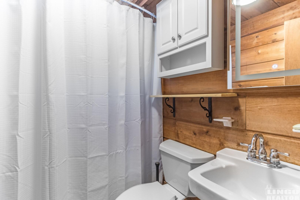 img_4934+(1) 111 CAROLINA STREET Rental Property