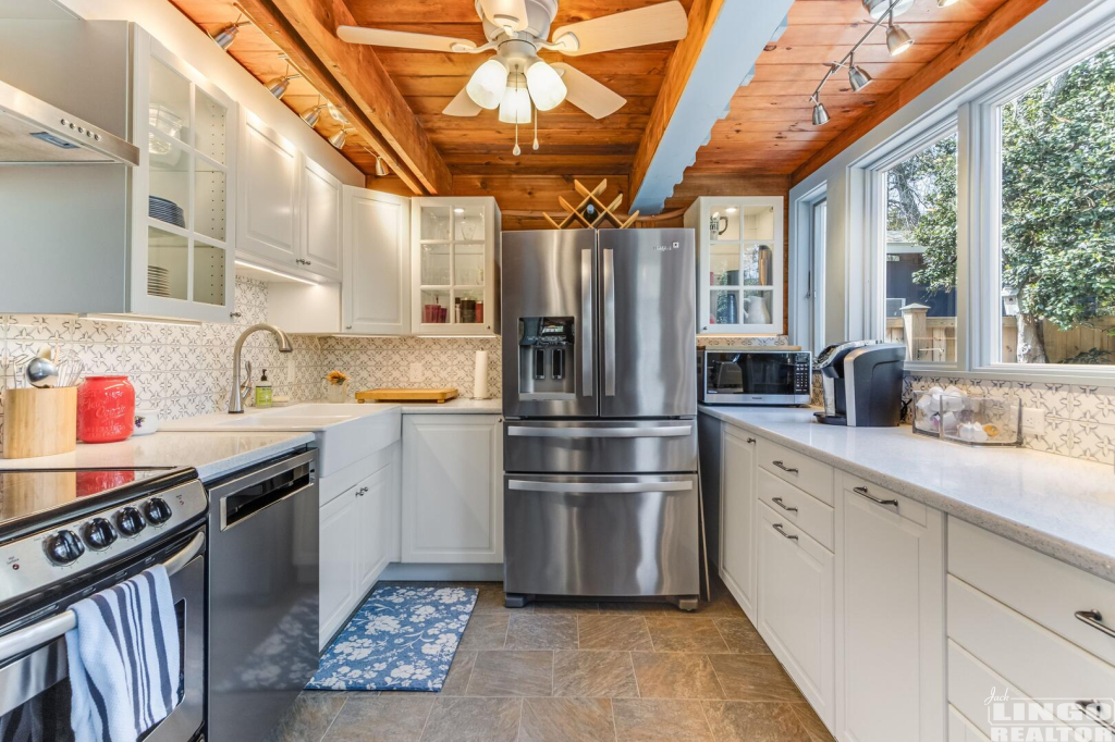 img_4940+(1) 111 CAROLINA STREET Rental Property