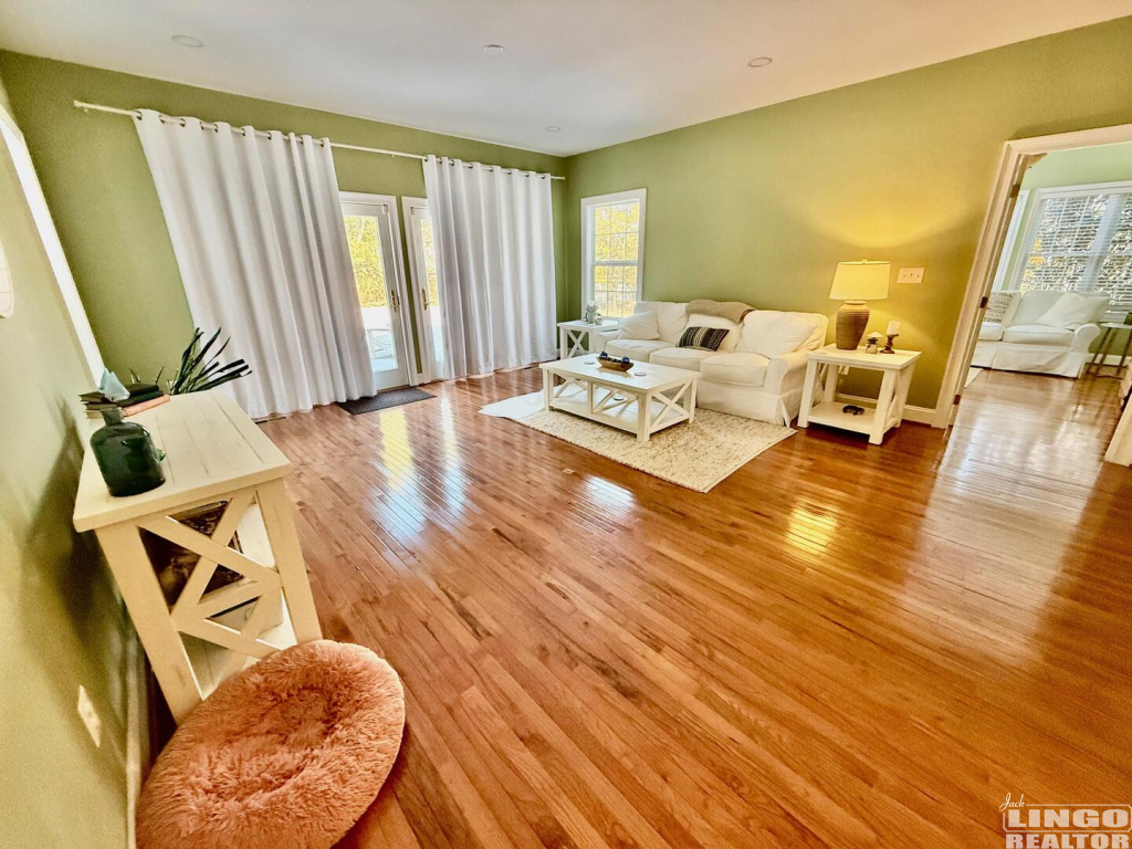 IMG_1984 15 GLADE CIRCLE EAST Rental Property IMG_1984 15 GLADE CIRCLE EAST Rental Property