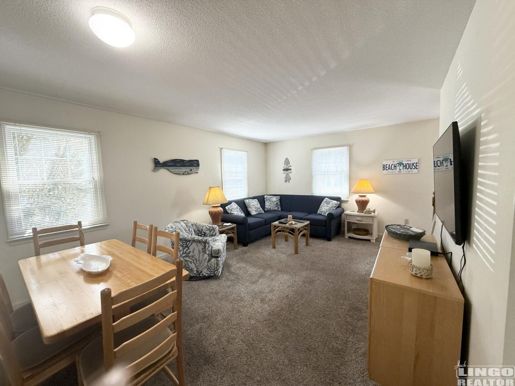 IMG_2998 404 KING CHARLES AVENUE #4  Rental Property