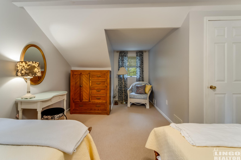 027_img_9479_321 72 COLUMBIA AVENUE Rental Property 027_img_9479_321 72 COLUMBIA AVENUE Rental Property