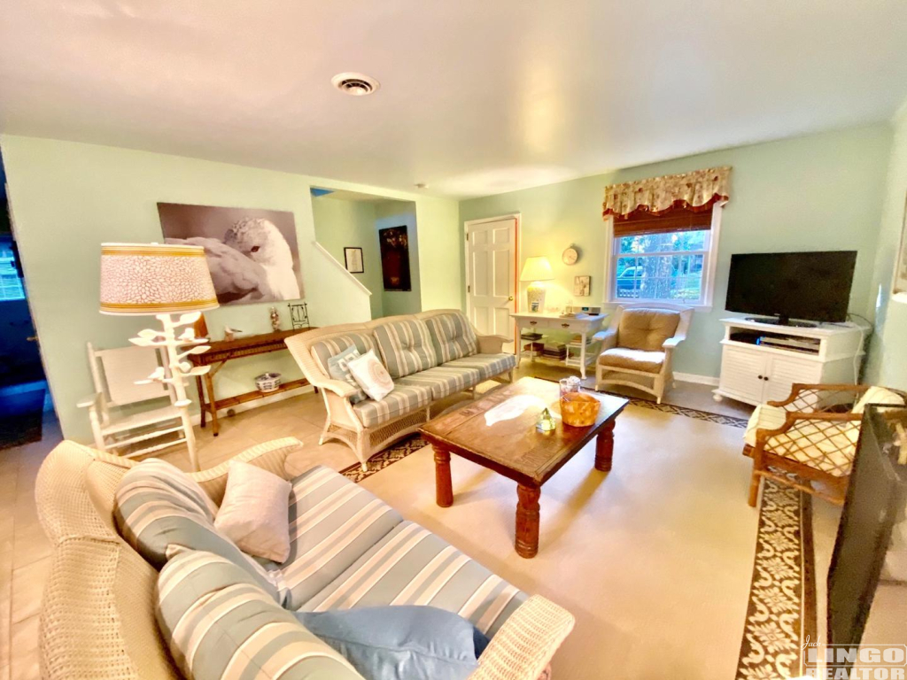72lr1 72 COLUMBIA AVENUE Rental Property