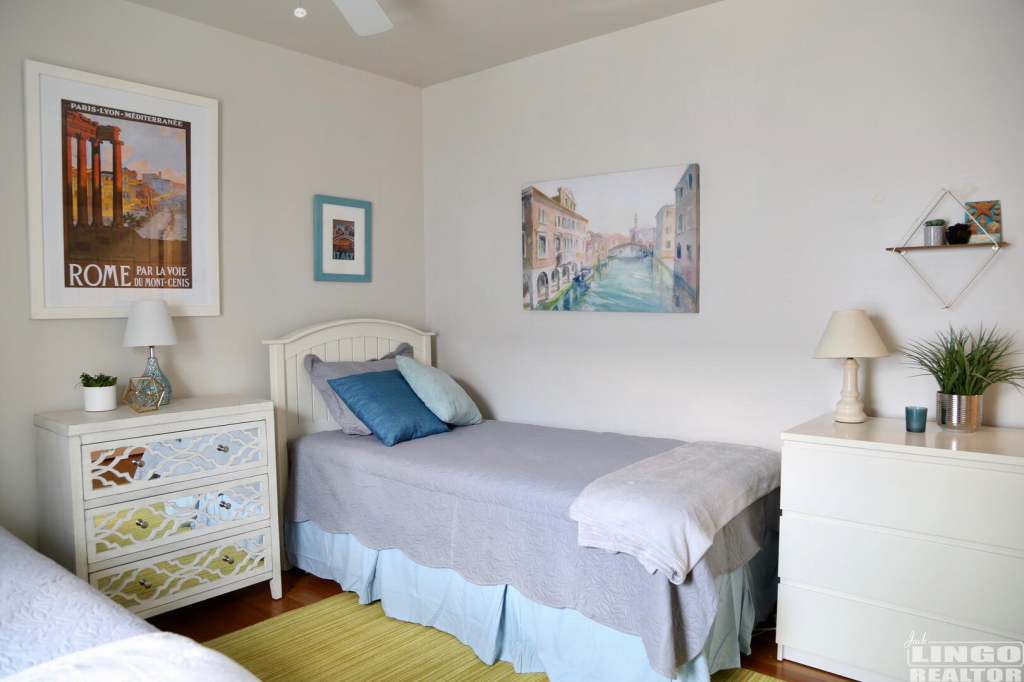 4I0A5526 200 COUNTRY CLUB DRIVE  Rental Property