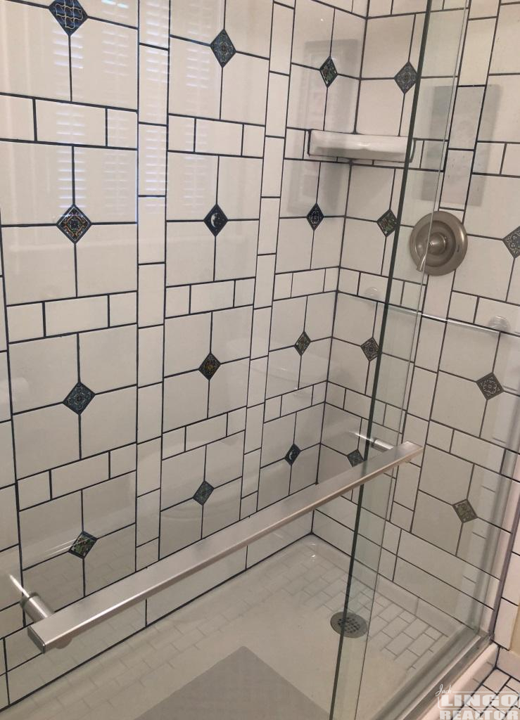 27shower 27 HARBOR ROAD  Rental Property