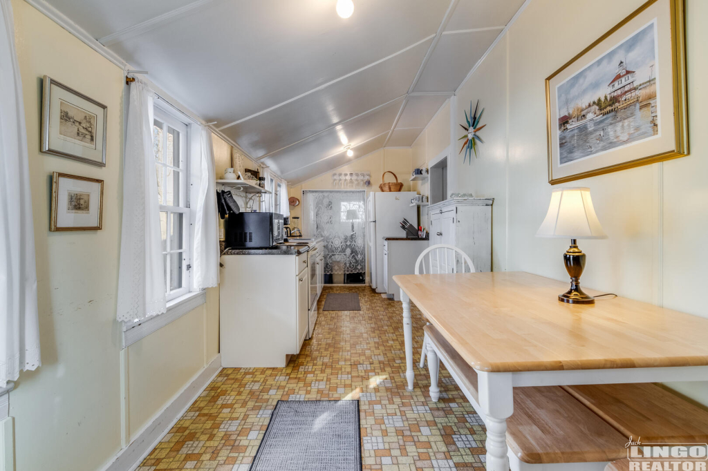 015_img_3768_380 103 HICKMAN STREET     Rental Property