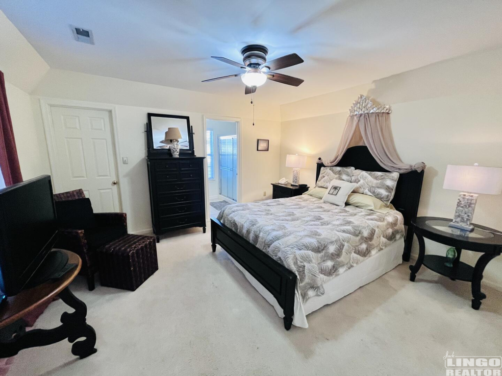 EEFE8D8C-276B-4F6E-B27E-D29976DA971D 3 JENNA LANE    Rental Property