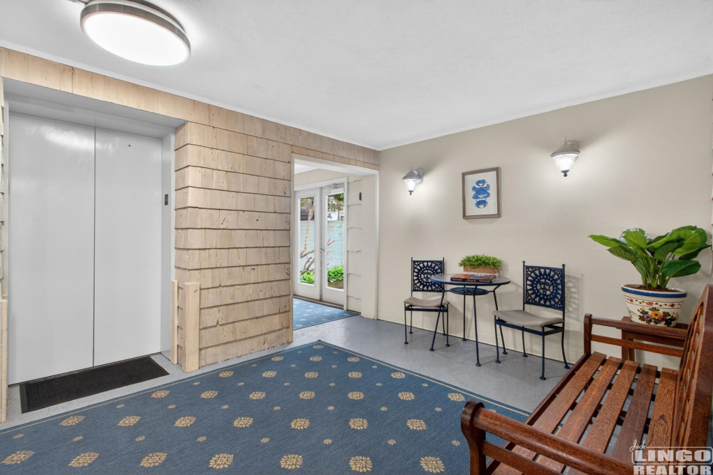 022_img_4556_443 206 MARINERS COURT  Rental Property
