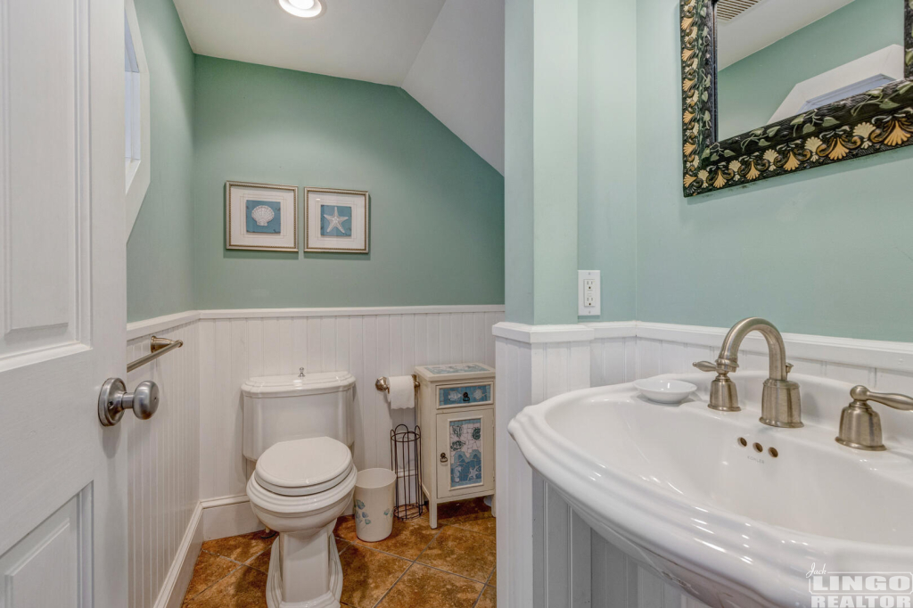 001_img_9375_322 3 OAK AVENUE  Rental Property