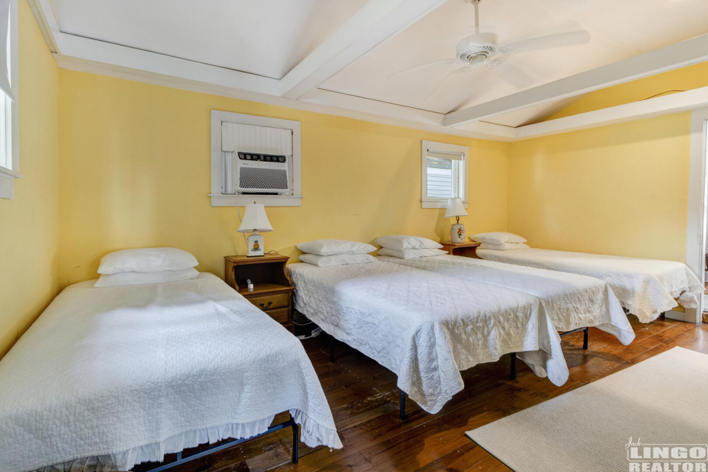 039_img_9489_95 3 OAK AVENUE  Rental Property