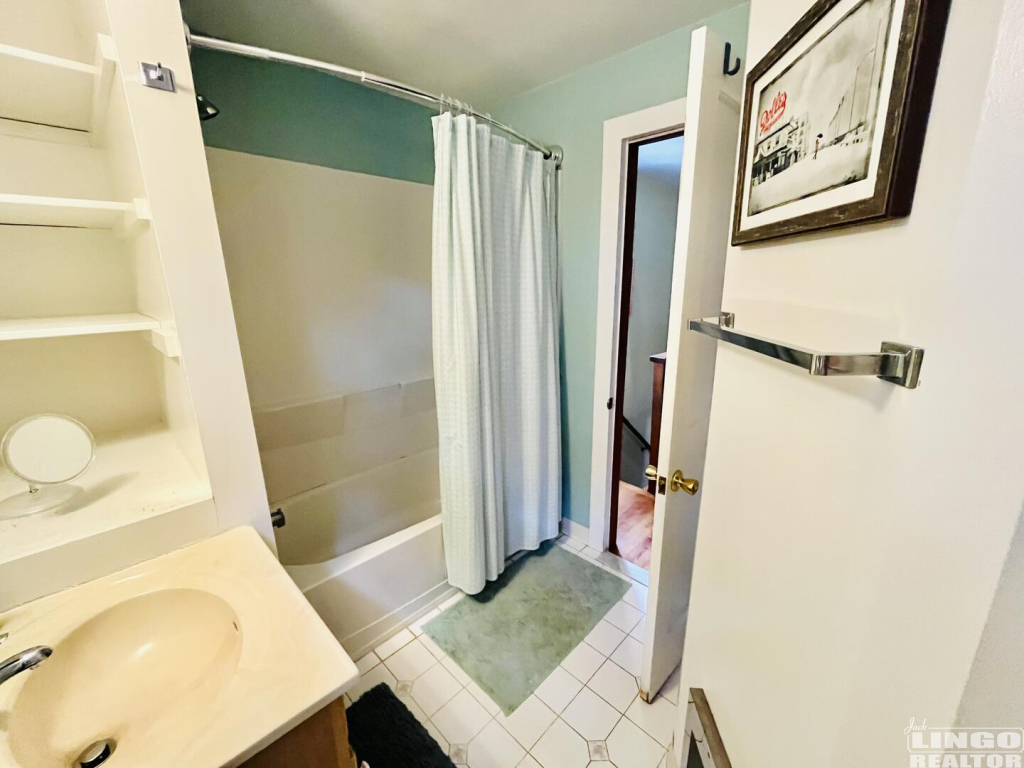 IMG_9358 49 OAK AVENUE      Rental Property