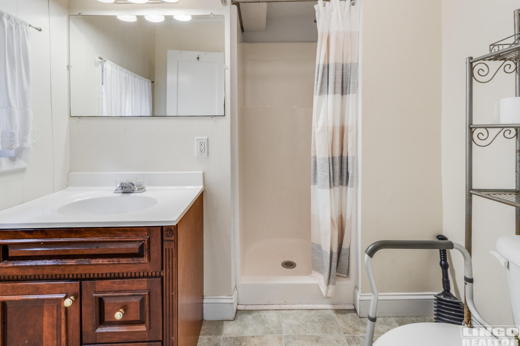 img_3611_216 3 OLIVE AVENUE APT #1  Rental Property