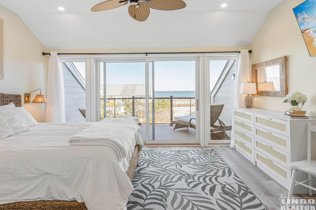 33+seastrandd-21 2 SEA STRAND COURT #33 Rental Property