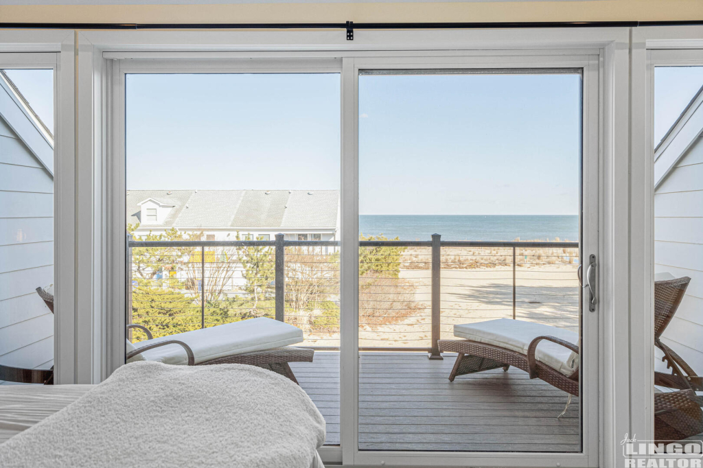 33+seastrandd-23 2 SEA STRAND COURT #33 Rental Property