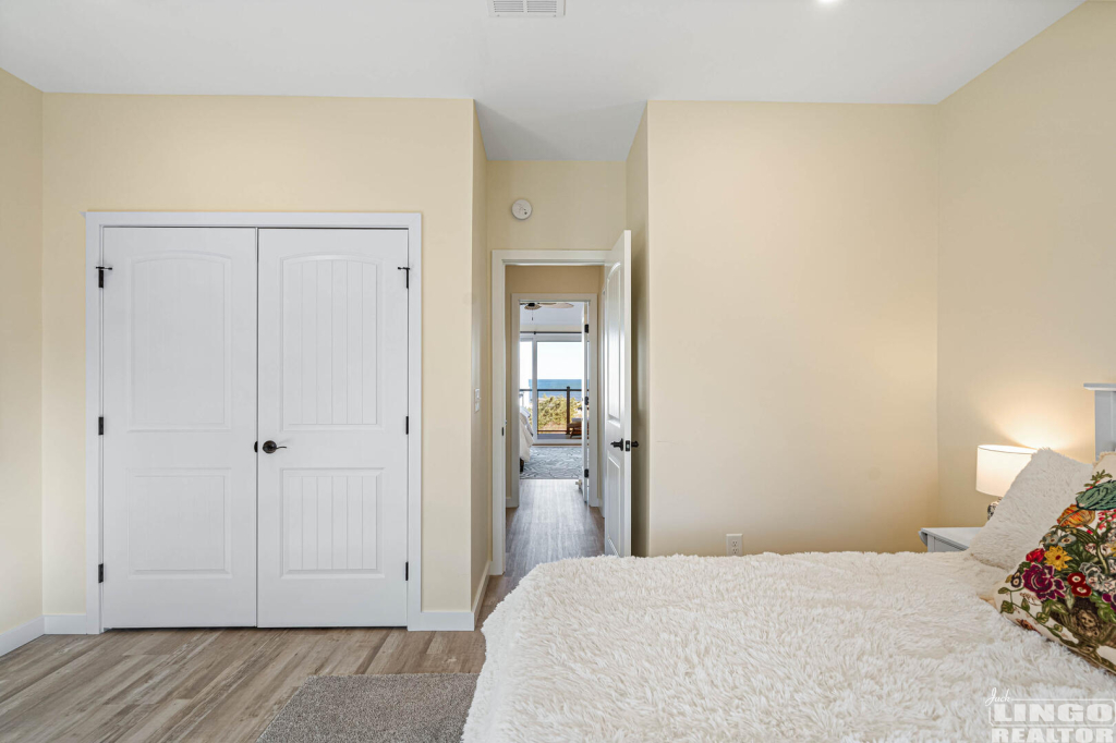 33+seastrandd-28 2 SEA STRAND COURT #33 Rental Property