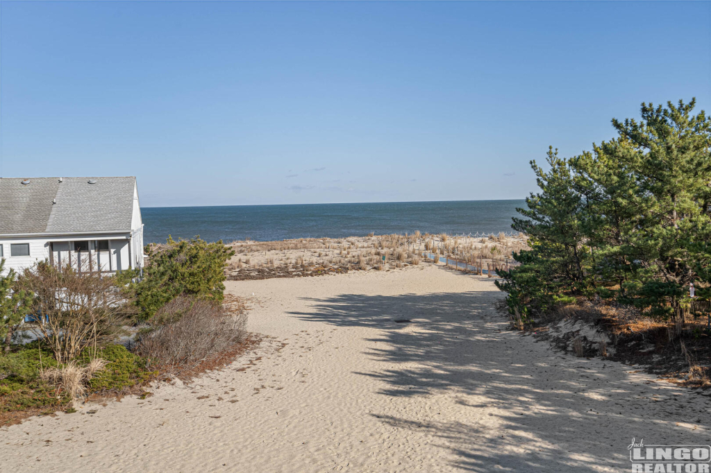 33+seastrandd-30 2 SEA STRAND COURT #33 Rental Property