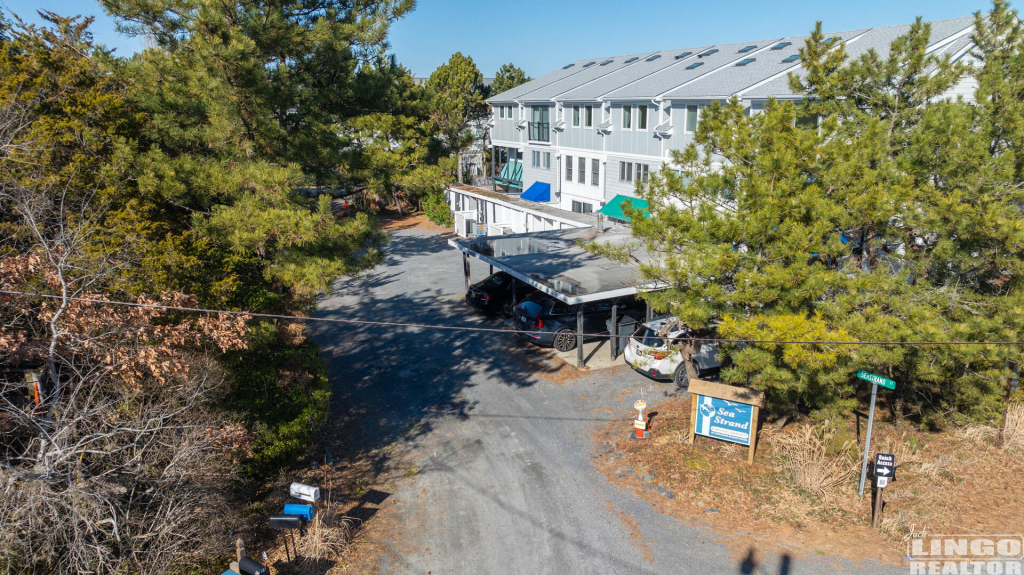 33+seastrandd-4 2 SEA STRAND COURT #33 Rental Property