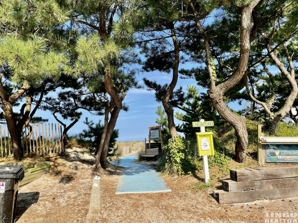 IMG_3131 2 SEA STRAND COURT #33 Rental Property