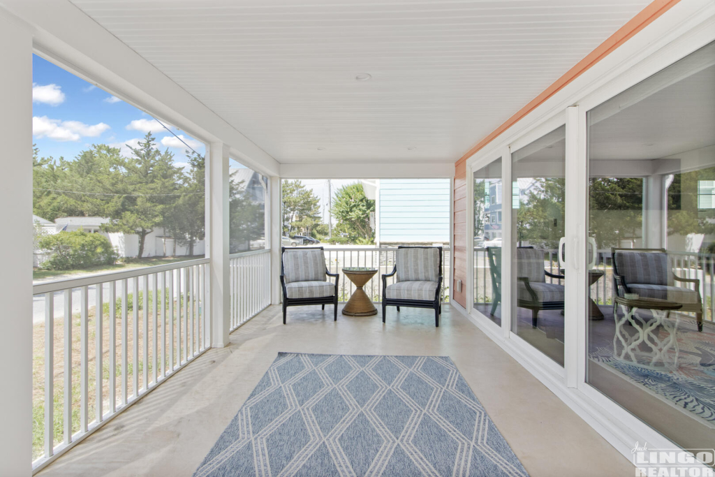img_9037_11 23 BEACH AVENUE  Rental Property