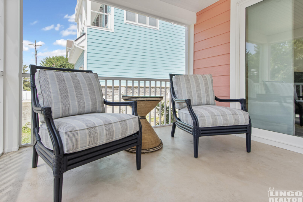 img_9040_943 23 BEACH AVENUE  Rental Property