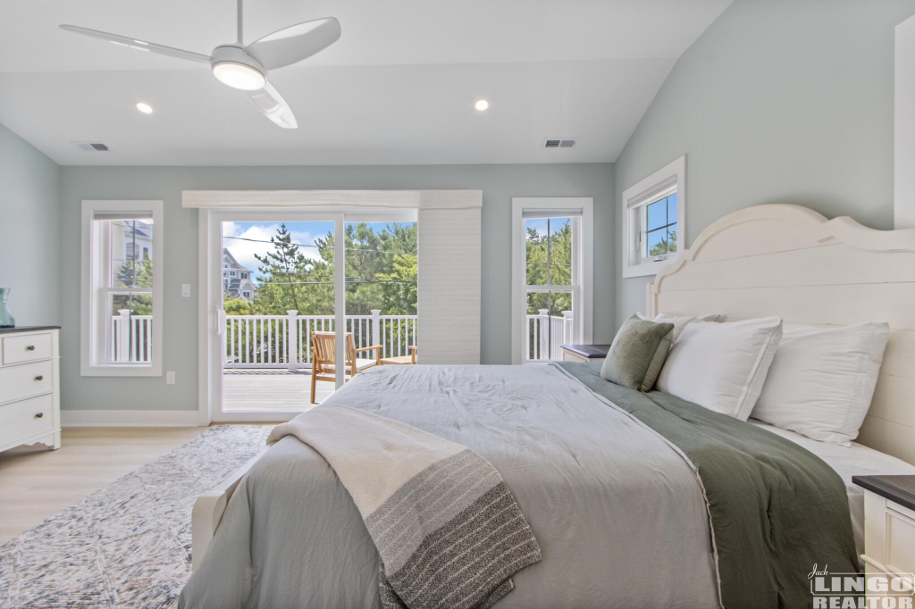 img_9184_725 23 BEACH AVENUE  Rental Property