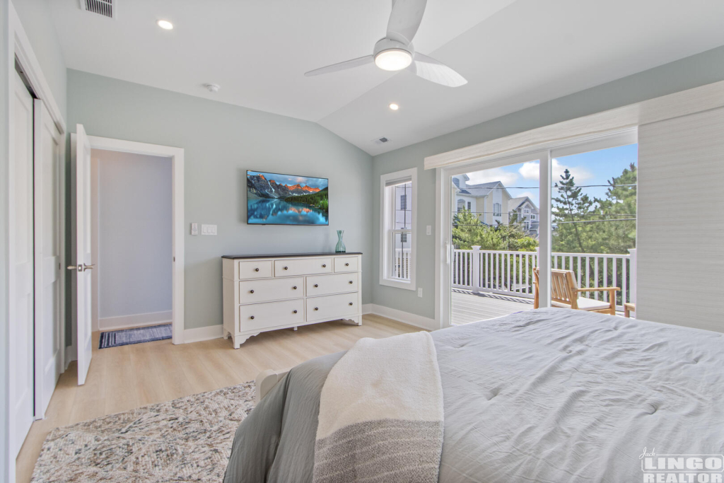 img_9187_388 23 BEACH AVENUE  Rental Property