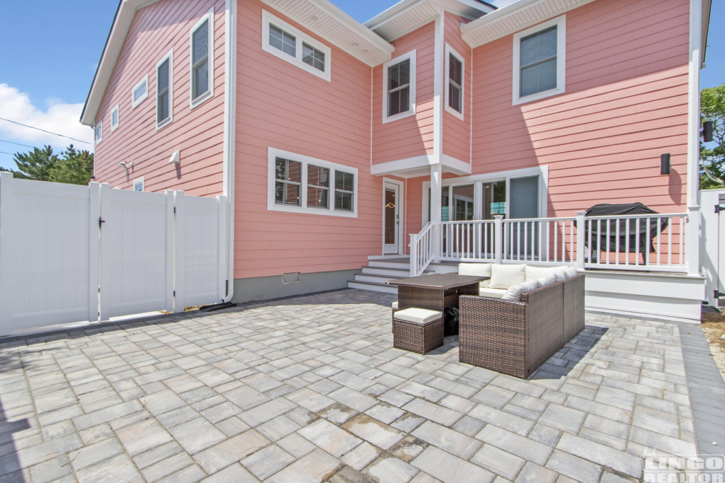 img_9202_104 23 BEACH AVENUE  Rental Property