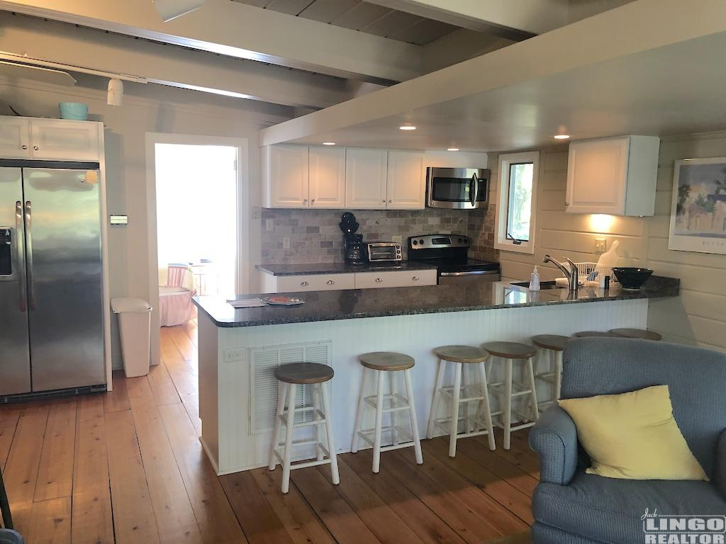 16bar 16 ROBINS LANE  Rental Property