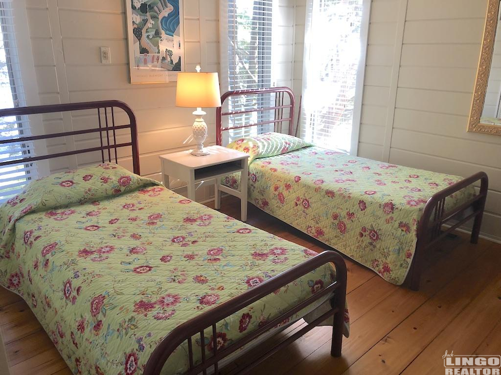 16br3 16 ROBINS LANE  Rental Property