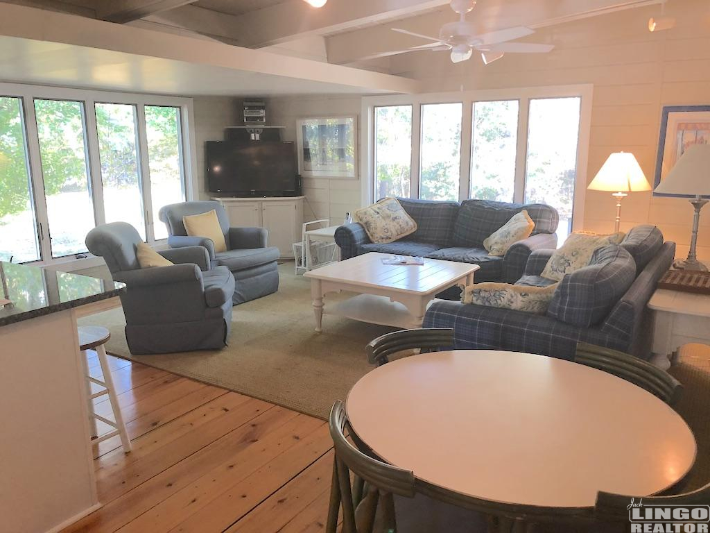 16lr 16 ROBINS LANE  Rental Property