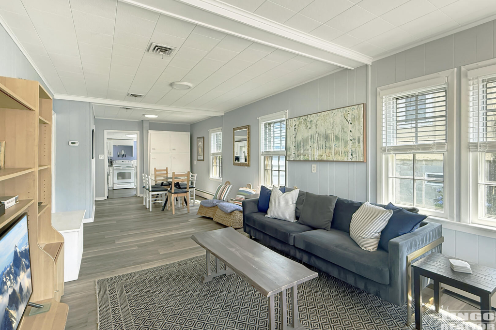 301+Savannah+Living+3 301 E Savannah Road Rental Property