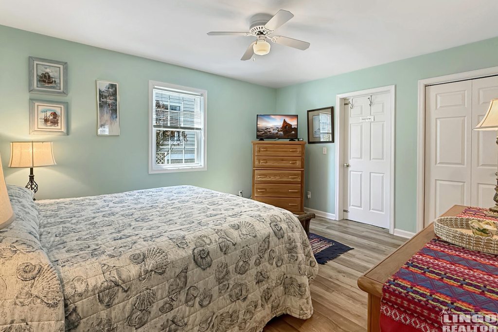 104+Cape+Shores+Bedroom+1 104 W Cape Shores Drive Rental Property