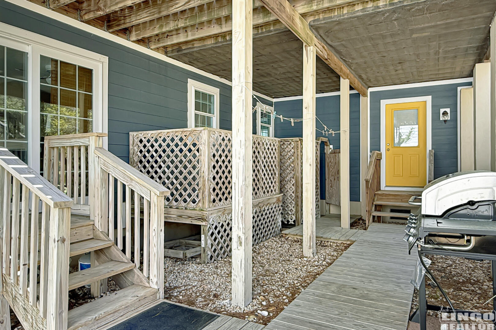 104+Cape+Shores+Patio+1 104 W Cape Shores Drive Rental Property