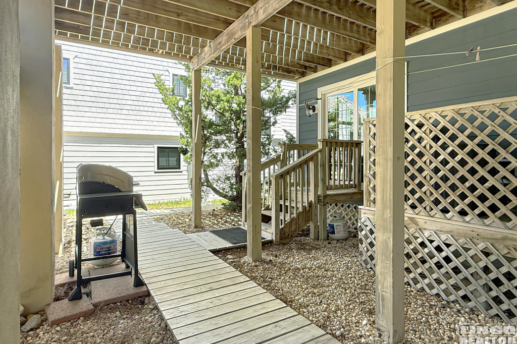 104+Cape+Shores+Patio+2 104 W Cape Shores Drive Rental Property