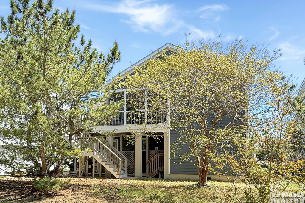 104+Cape+Shores+Rear+Exterior 104 W Cape Shores Drive Rental Property