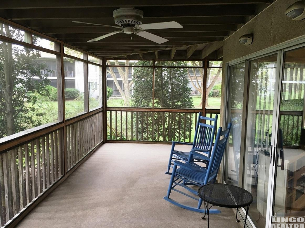 Carters_Grove_Screened_Veranda 18480 Carters Grove Circle #1 Rental Property