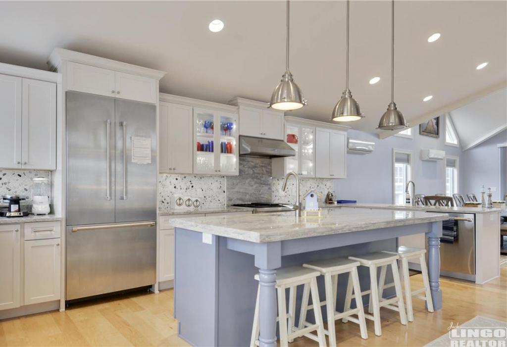 Main_Level-Kitchen-_DSC5927 110 W CAPE SHORES DRIVE Rental Property