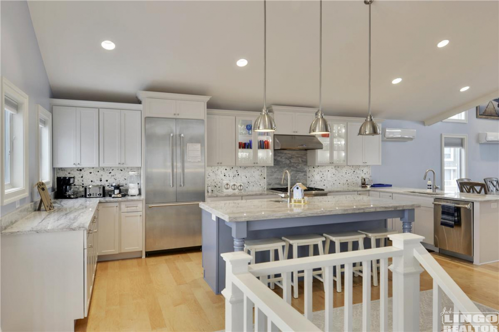 Main_Level-Kitchen-_DSC5954 110 W Cape Shores Drive Rental Property