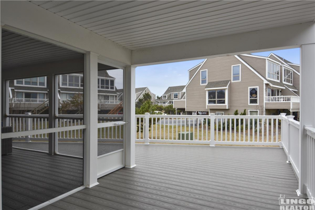 Middle_Level-Deck-_DSC6142 110 W Cape Shores Drive Rental Property