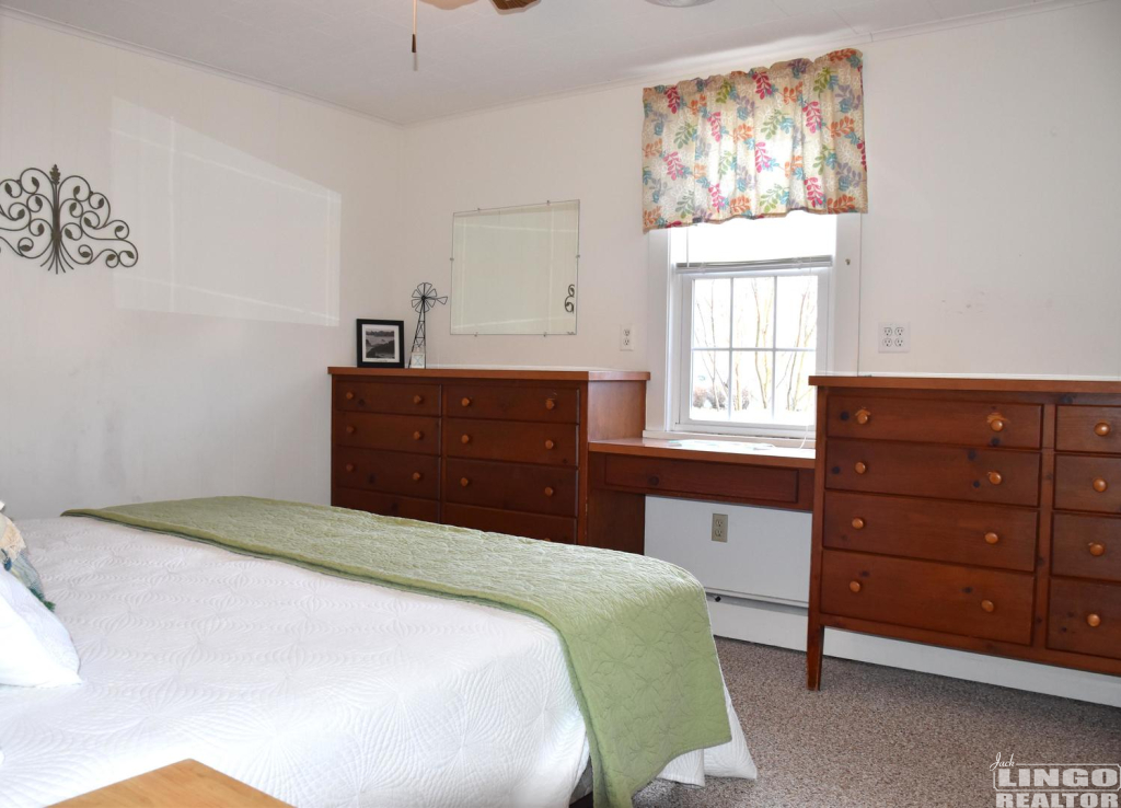 156001_pix12 11 Michigan Ave Rental Property