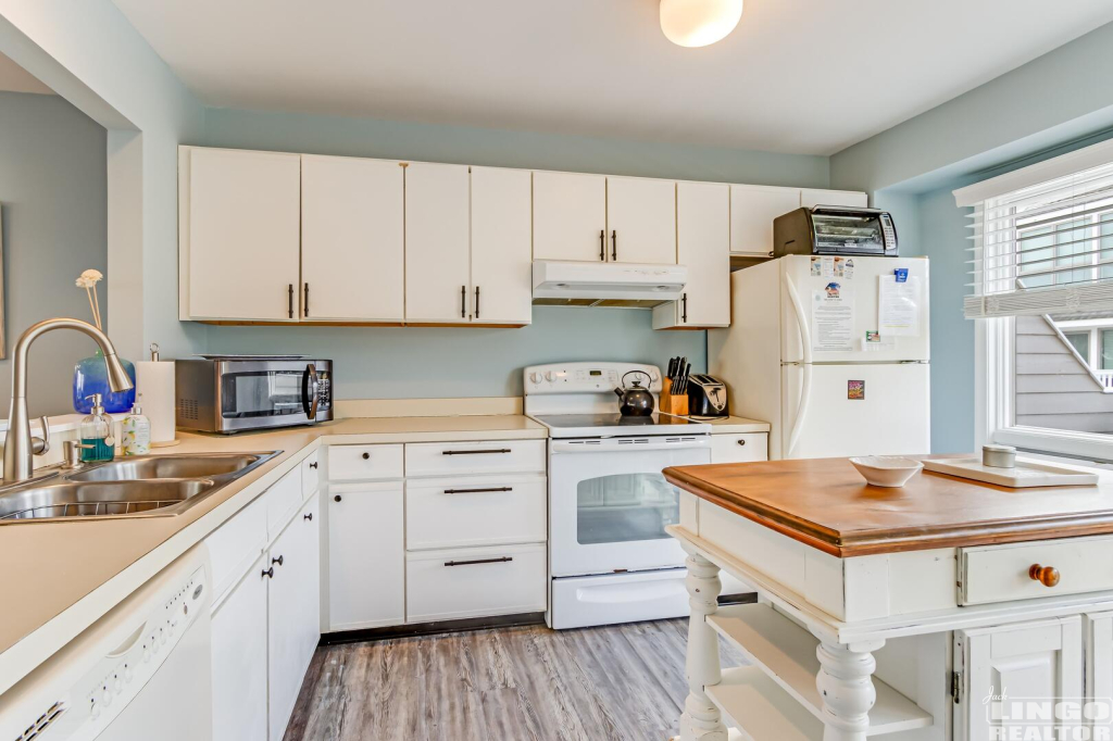 019_img_3036_111 53 Cape Henlopen Dr.  #111 Rental Property