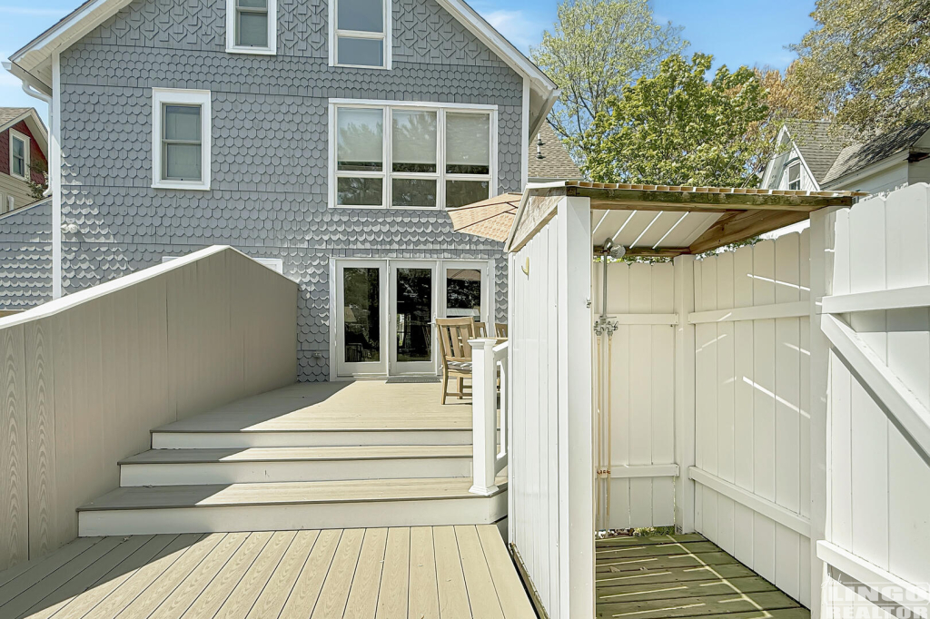 341+Market+St+Deck+Shower 341 Market Street Rental Property