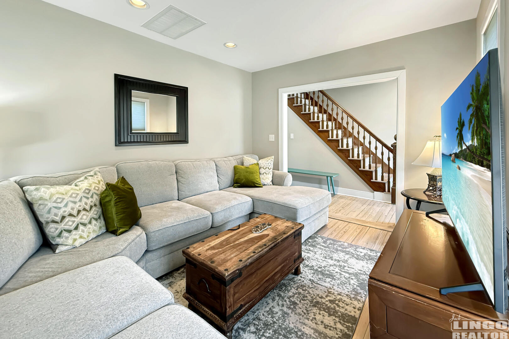 341+Market+St+Front+Living+2 341 Market Street Rental Property