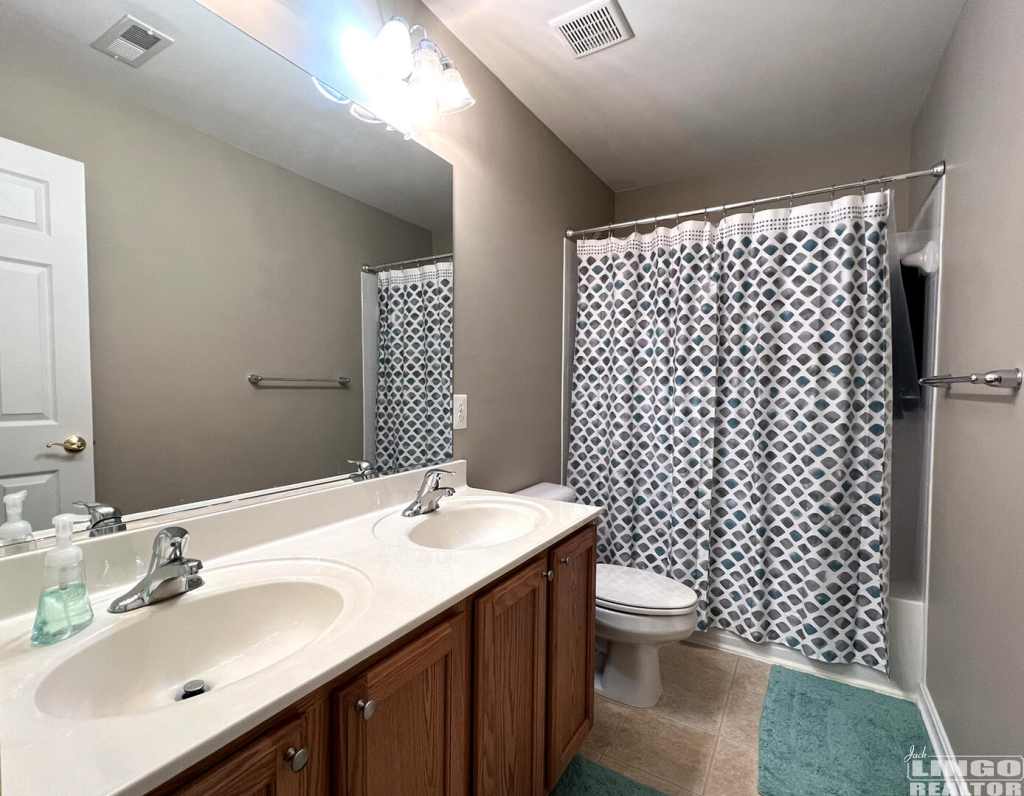 18 17653 Gate Drive #2 Rental Property