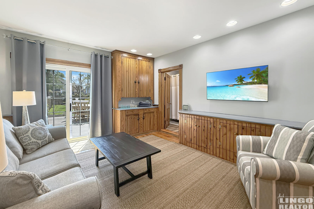 343+Market+Rear+Living+3 343 Market Street Rental Property
