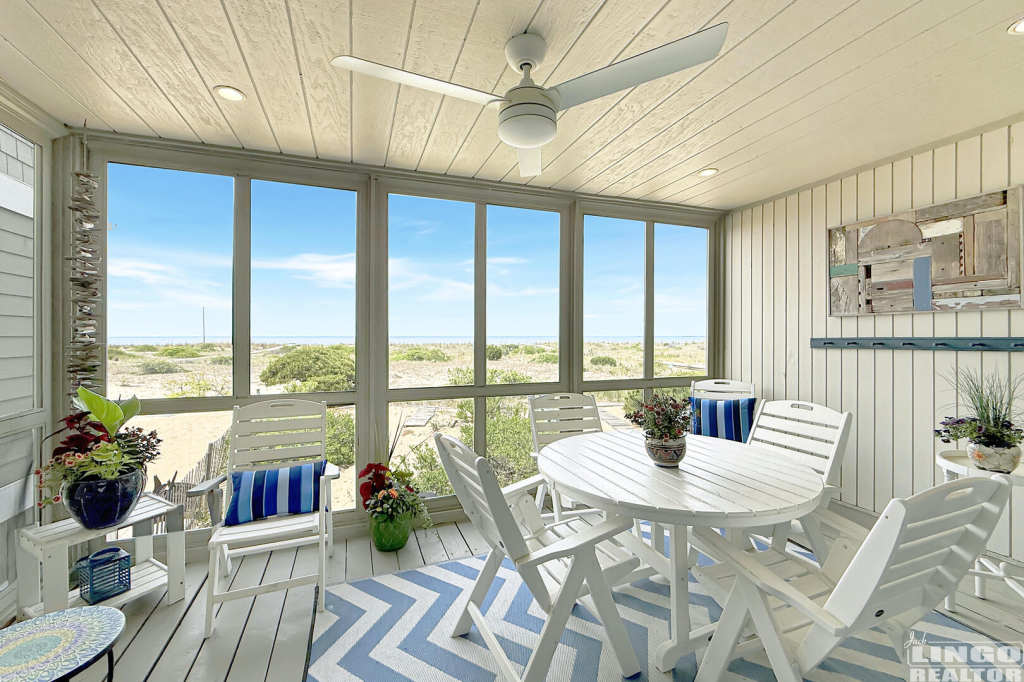 16+Pilot+Point+Back+Porch 16 Pilot Point Rental Property
